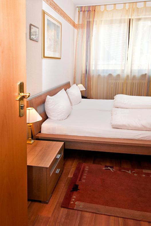 Hotel Kugel Trevír Pokoj fotografie